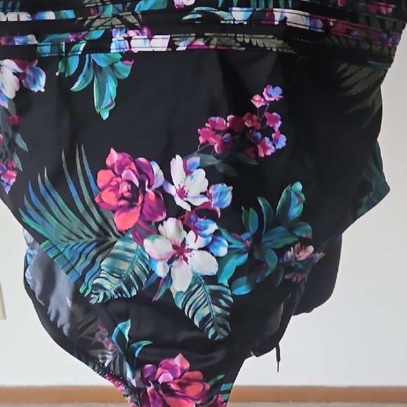 Aqua Green Floral One Piece Swimsuit - Black and Pink - Picture 6 of 14